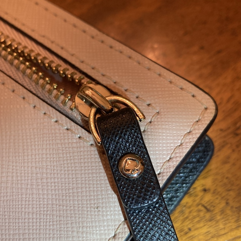 Kate Spade Laurel Way Stacy Wallet EUC - Picture 13 of 13